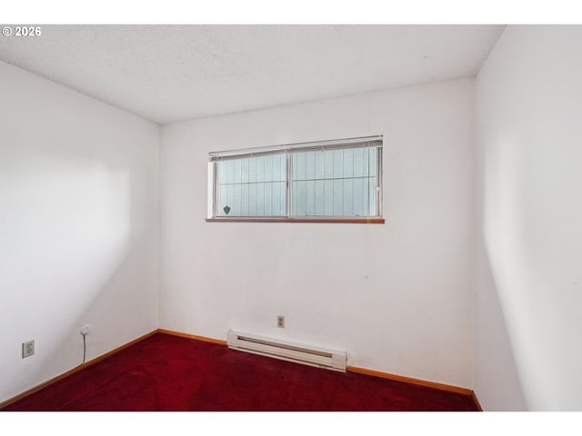 5737 Se CARLTON St, Portland, OR 97206