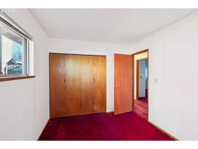 5737 Se CARLTON St, Portland, OR 97206