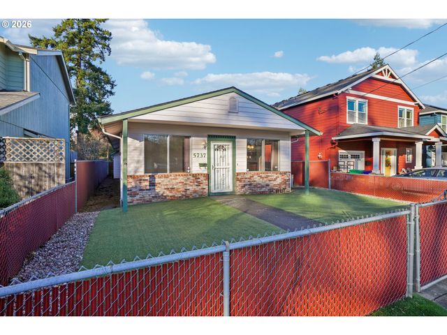 5737 Se CARLTON St, Portland, OR 97206