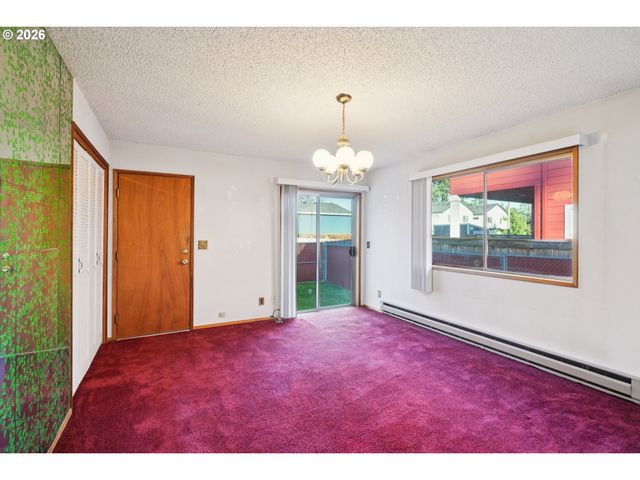 5737 Se CARLTON St, Portland, OR 97206