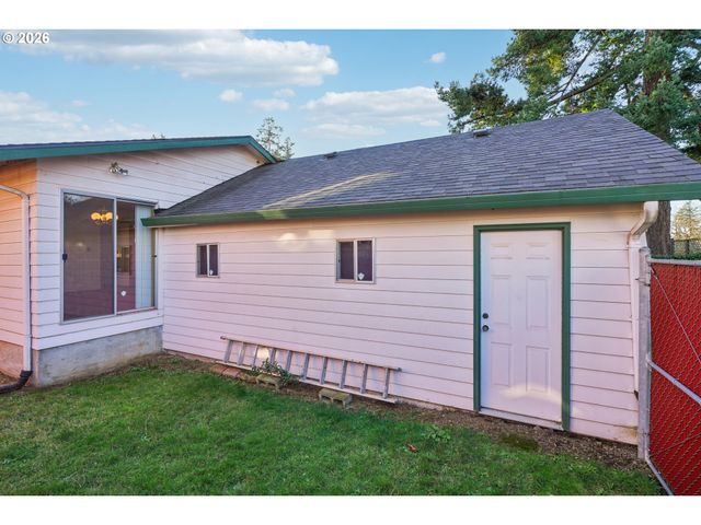 5737 Se CARLTON St, Portland, OR 97206