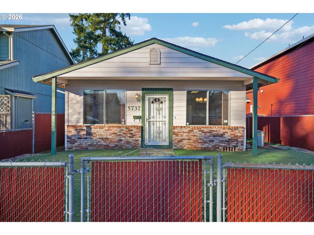 5737 Se CARLTON St, Portland, OR 97206
