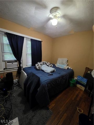 17817 Grovewood Avenue, Cleveland, OH 44119