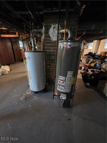 17817 Grovewood Avenue, Cleveland, OH 44119