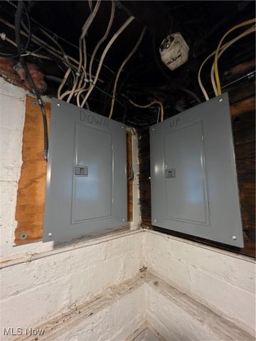 17817 Grovewood Avenue, Cleveland, OH 44119