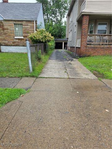 17817 Grovewood Avenue, Cleveland, OH 44119