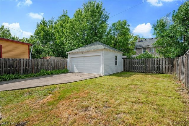 13405 Thornhurst, Garfield Heights, OH 44105