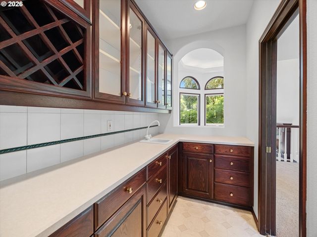 9325 Nw OLD SKYLINE Blvd, Portland, OR 97231