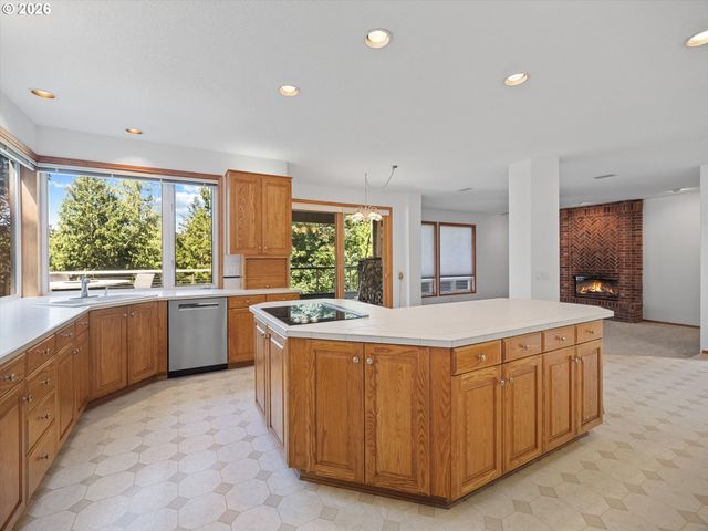 9325 Nw OLD SKYLINE Blvd, Portland, OR 97231