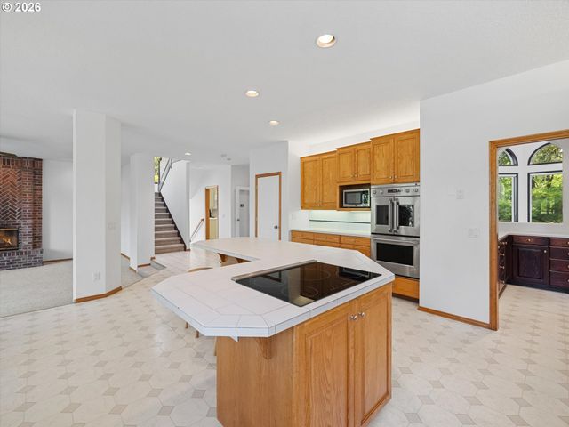 9325 Nw OLD SKYLINE Blvd, Portland, OR 97231