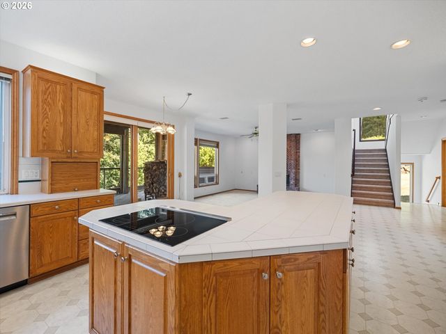 9325 Nw OLD SKYLINE Blvd, Portland, OR 97231