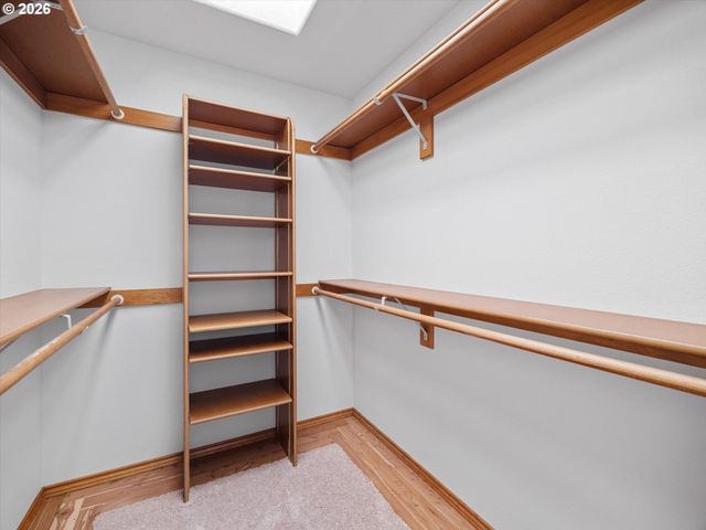 9325 Nw OLD SKYLINE Blvd, Portland, OR 97231