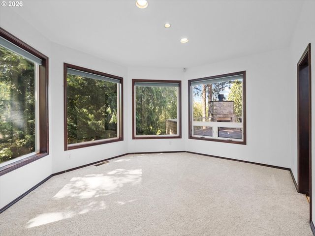 9325 Nw OLD SKYLINE Blvd, Portland, OR 97231