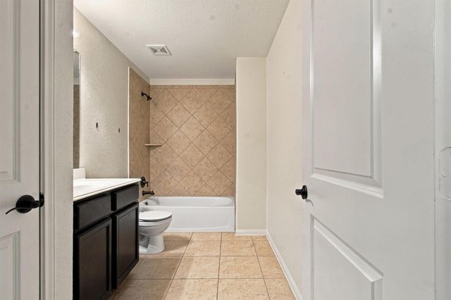 1524 Treeta TRL, Kyle, TX 78640