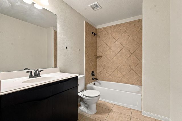 1524 Treeta TRL, Kyle, TX 78640