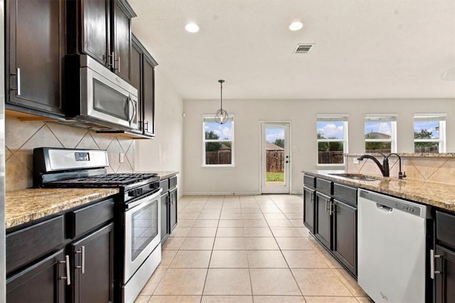 1524 Treeta TRL, Kyle, TX 78640