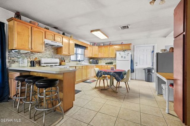 17521 ZONOBIA Avenue, El Paso, TX 79938