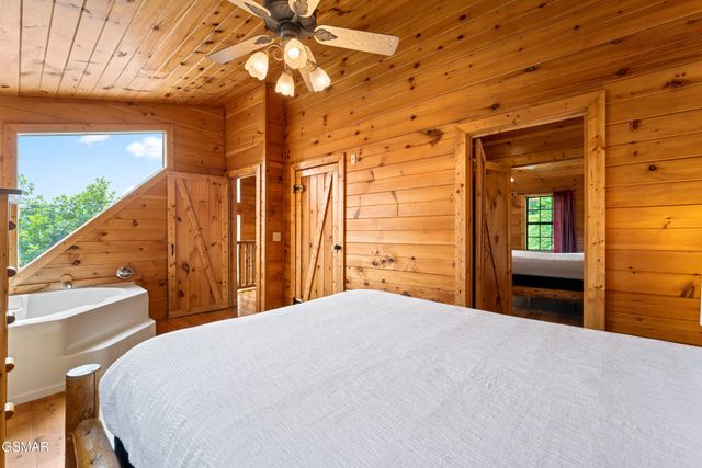 3520 Bear Pen Gap Road, Sevierville, TN 37876