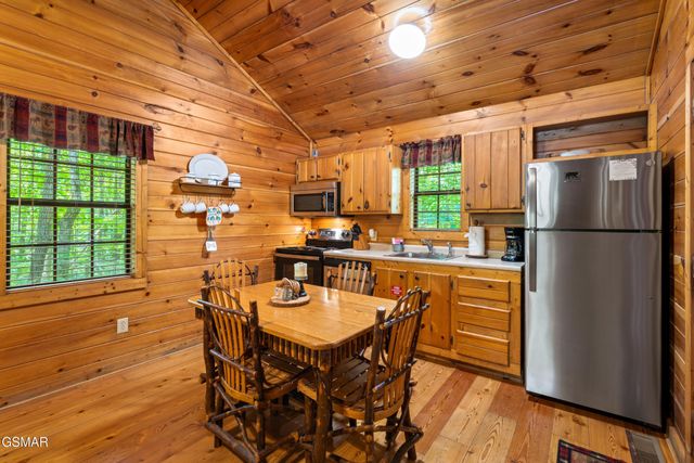 3520 Bear Pen Gap Road, Sevierville, TN 37876