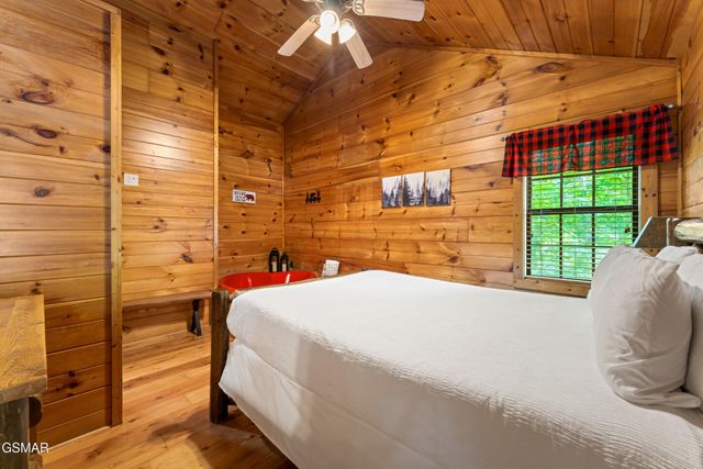 3520 Bear Pen Gap Road, Sevierville, TN 37876