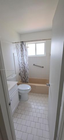 250 NE 41st St 250, Oakland Park, FL 33334