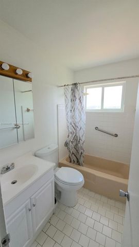 250 NE 41st St 250, Oakland Park, FL 33334