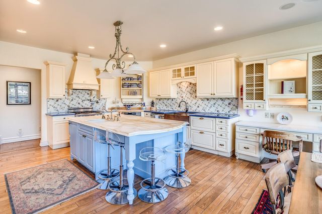 1200 Lakeside Drive, Battle Creek, MI 49015