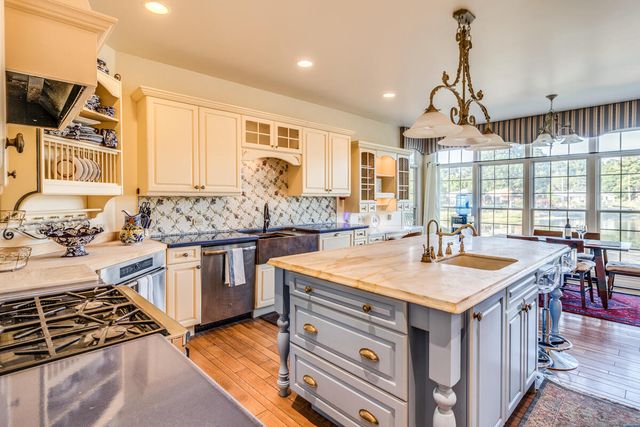 1200 Lakeside Drive, Battle Creek, MI 49015