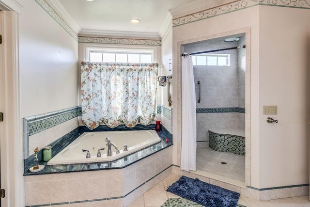 1200 Lakeside Drive, Battle Creek, MI 49015