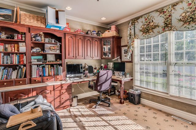 1200 Lakeside Drive, Battle Creek, MI 49015