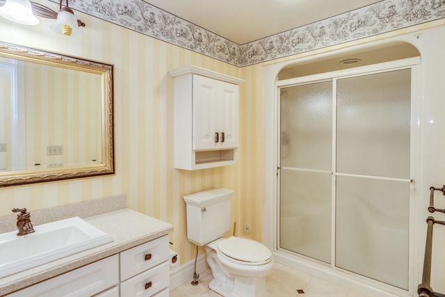 1200 Lakeside Drive, Battle Creek, MI 49015