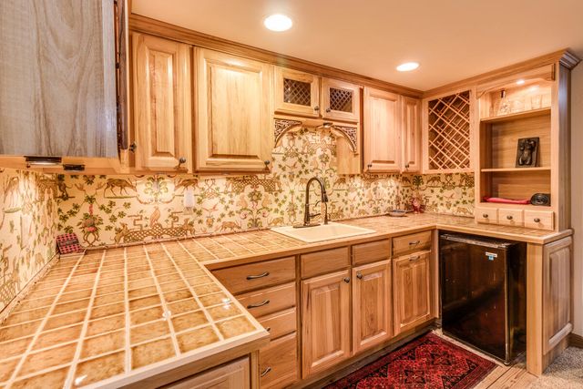 1200 Lakeside Drive, Battle Creek, MI 49015