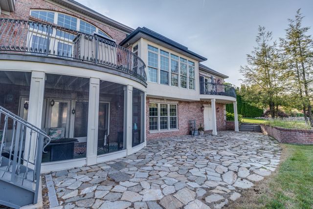 1200 Lakeside Drive, Battle Creek, MI 49015