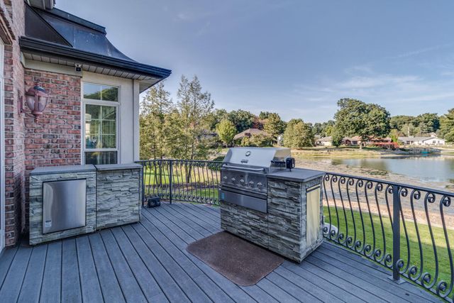 1200 Lakeside Drive, Battle Creek, MI 49015