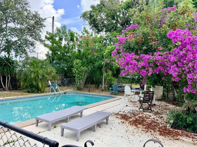 1124 18th Avenue N 1, Lake Worth Beach, FL 33460