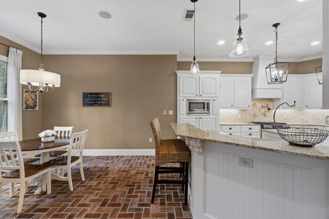 17 Parson's Creek Dr., Hattiesburg, MS 39402