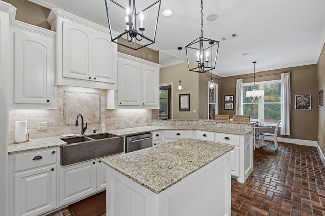 17 Parson's Creek Dr., Hattiesburg, MS 39402