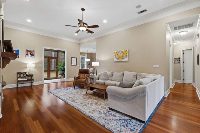 17 Parson's Creek Dr., Hattiesburg, MS 39402