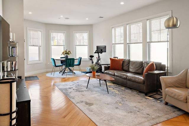 108 Mount Pleasant Ave 4, Boston, MA 02119