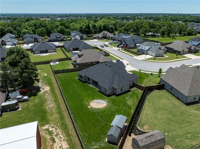 311 Bequette Lane, Centerton, AR 72719