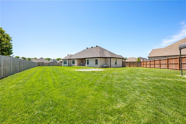 311 Bequette Lane, Centerton, AR 72719