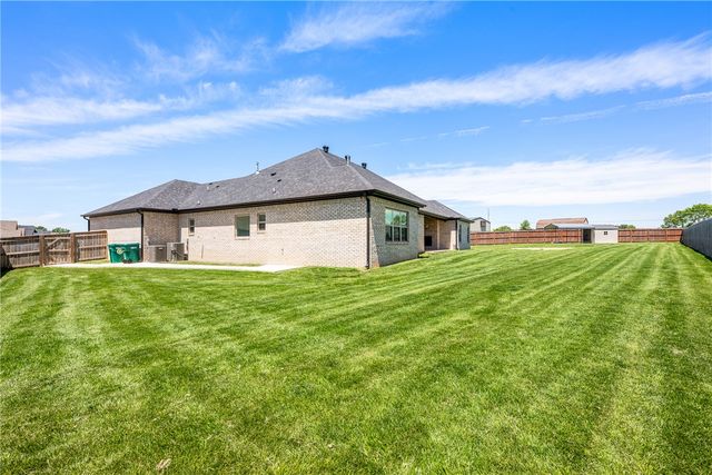 311 Bequette Lane, Centerton, AR 72719