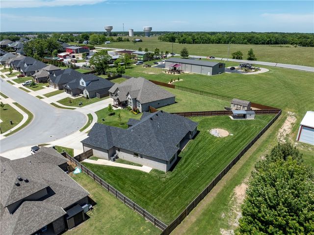 311 Bequette Lane, Centerton, AR 72719