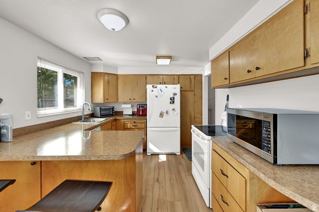 6312 S 560 E, Murray, UT 84107