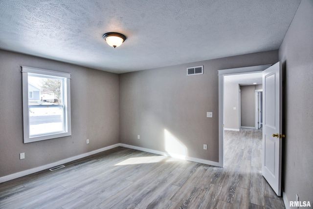 1122 SPRINGFIELD Road, Kincaid, IL 62540