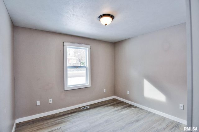 1122 SPRINGFIELD Road, Kincaid, IL 62540