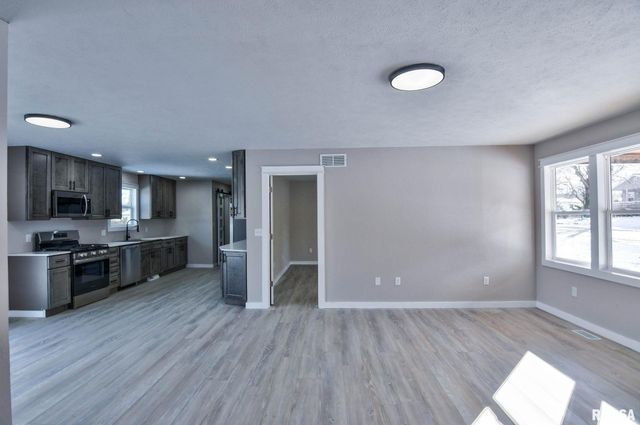 1122 SPRINGFIELD Road, Kincaid, IL 62540