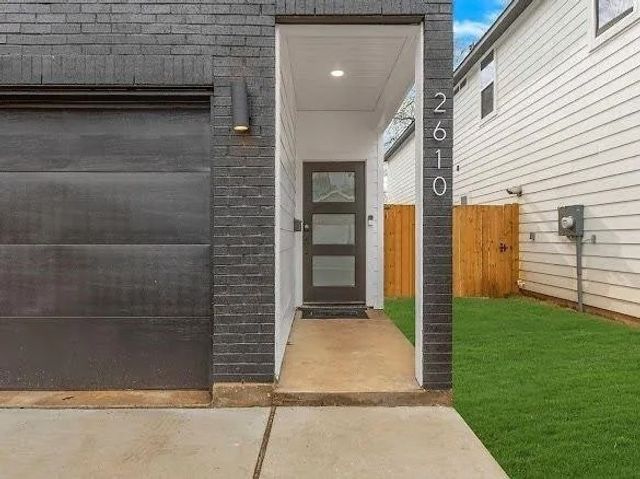 2610 Birmingham Avenue, Dallas, TX 75215