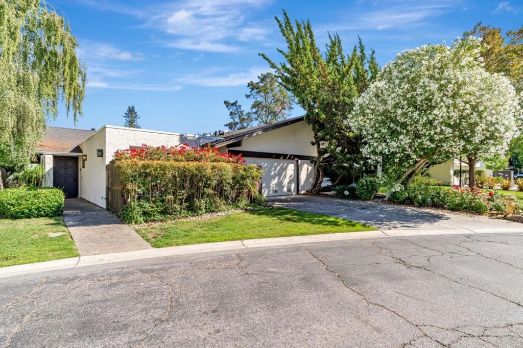 2445 Sharon Oaks Drive, Menlo Park, CA 94025