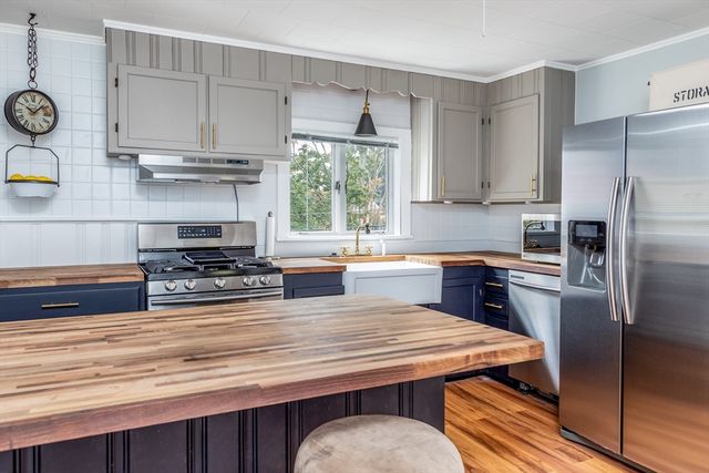 53 Sewall St, Marblehead, MA 01945